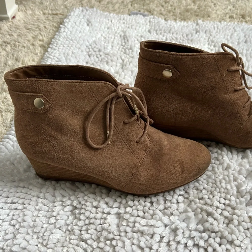 Dr. Scholl’s Dynasty Ankle Booties Brown Lace Up Wedge Heel Size 8.5 Comfort